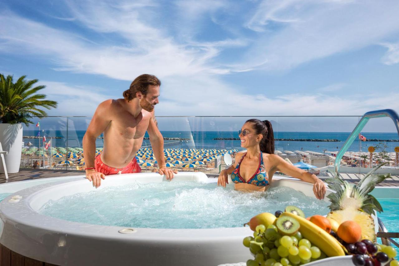 Hotel Nettuno Bellaria-Igea Marina Esterno foto