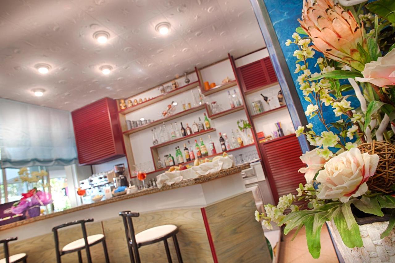 Hotel Nettuno Bellaria-Igea Marina Esterno foto
