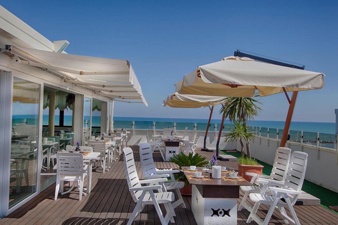 Hotel Nettuno Bellaria-Igea Marina Esterno foto